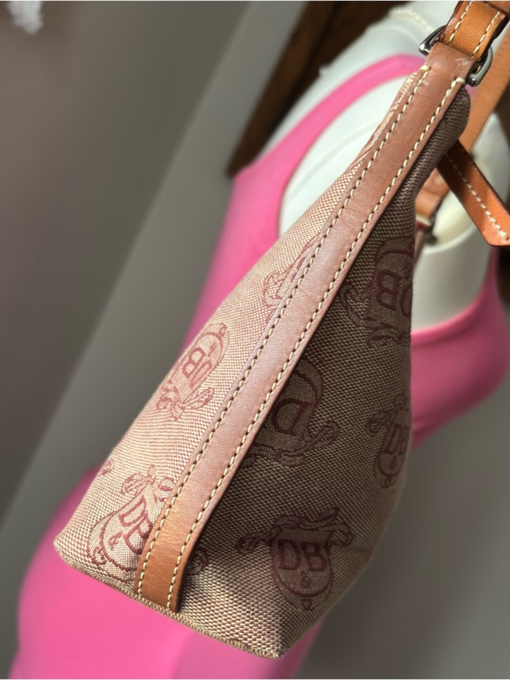 Vtg Dooney & Bourke Small Canvas Hobo Shoulder Purse Burgundy Leather Trim - Picture 4 of 10
